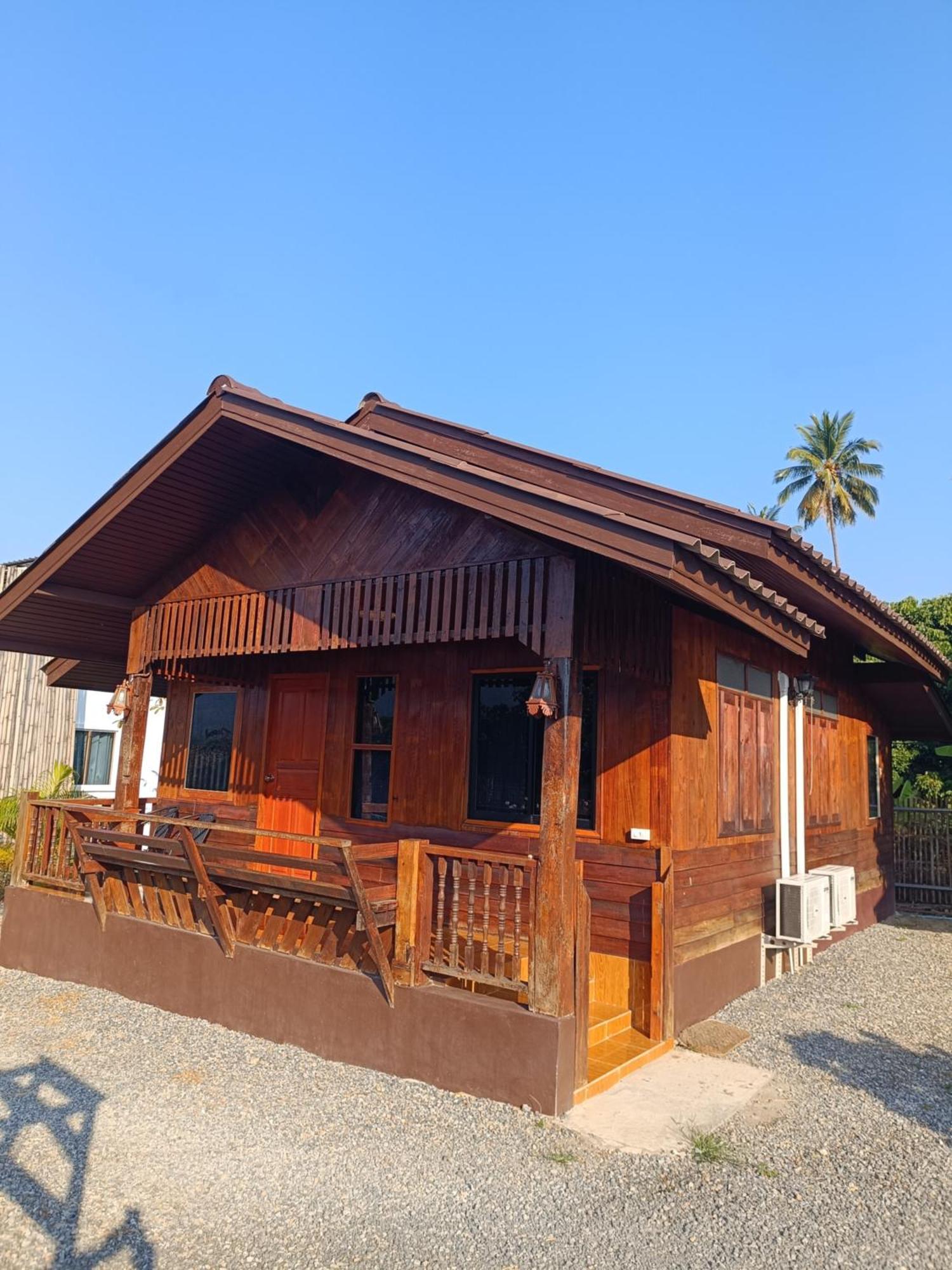 ม่วนใจ๋ปันสุข โฮมสเตย์แอนคาเฟ่ Muanjai Punsuk Homestay And Cafe Chom Thong Exterior foto
